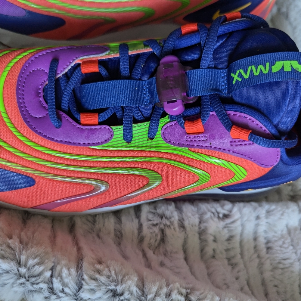 Nike Air Maxes - Picture 4 of 15